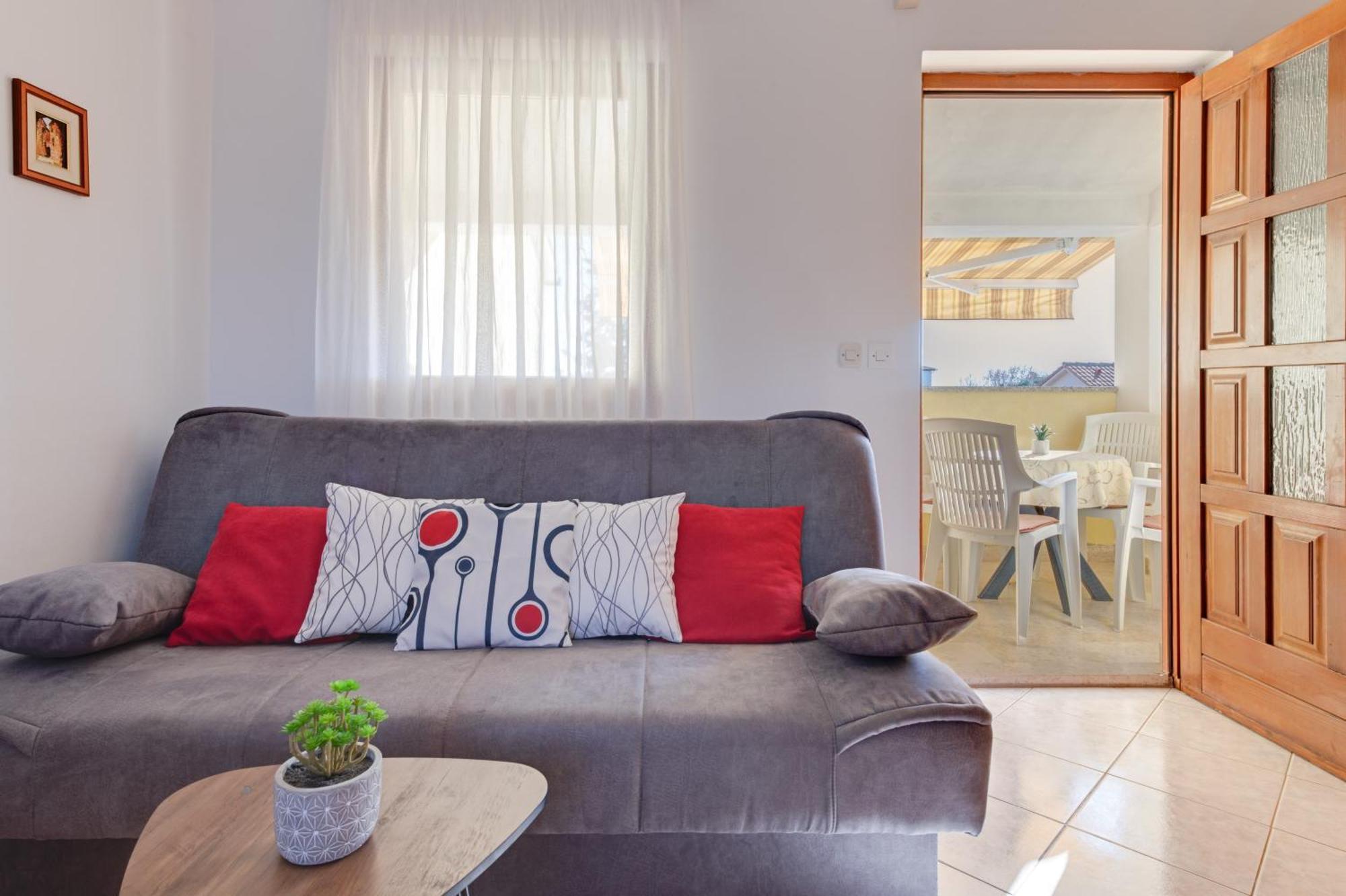 Villa Livia With Three Nice Apartments, Swimming Pool, Childrens Playground, Barbecue And Free Parking ลิทซ์ยัน ภายนอก รูปภาพ